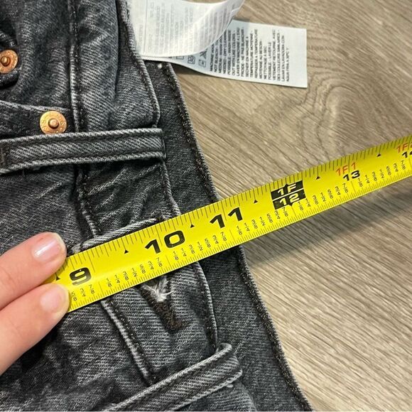 Women's Levi's 501 Charcoal Black Denim Cutoff Shorts - Picture 14 of 15